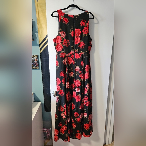 TORRID Floral Maxi Dress - Picture 2 of 3